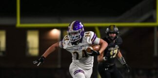 PREP FOOTBALL: Fairview knocks off No. 9 Russellville to advance to 1st quarterfinals since 1994