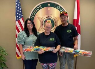 Local couple gathers Christmas toys for children in coordination with CCSO