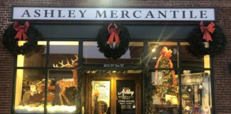 Voting open for Cullman Area Chamber of Commerce Storefront Christmas Display contest