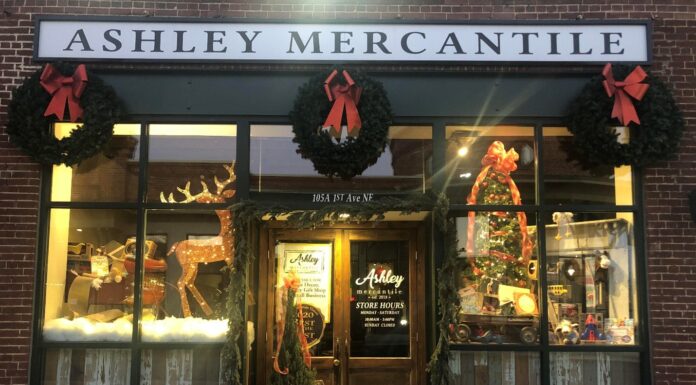 Voting open for Cullman Area Chamber of Commerce Storefront Christmas Display contest