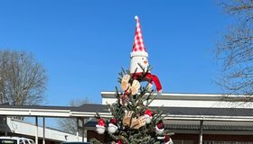 Vinemont Elementary welcomes new holiday tradition—a Christmas Tree Trail!