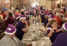 Over 800 seniors pack out Stonebridge Farms for annual Christmas party