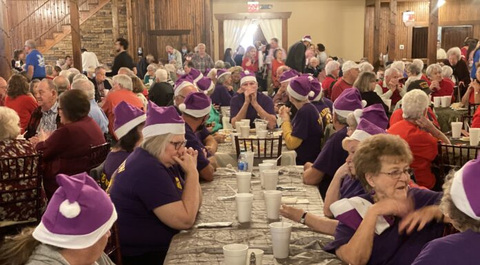 Over 800 seniors pack out Stonebridge Farms for annual Christmas party