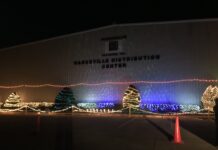 Hanceville Birmingham Fastener location holds first Christmas lighting