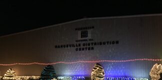 Hanceville Birmingham Fastener location holds first Christmas lighting