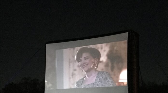 New Cullman drive-in theater debuts with classic Christmas films