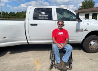 Kenneth Gamble, first Wallace State CDL graduate to use wheelchair, earns full-time job driving across U.S.