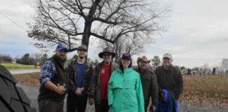 Local heritage group decorates Confederate graves