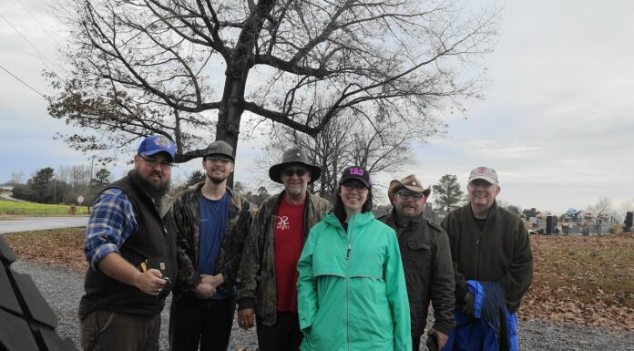 Local heritage group decorates Confederate graves