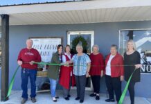 Holly Pond hosts ribbon cutting for new Pine Grove Trading Co. location