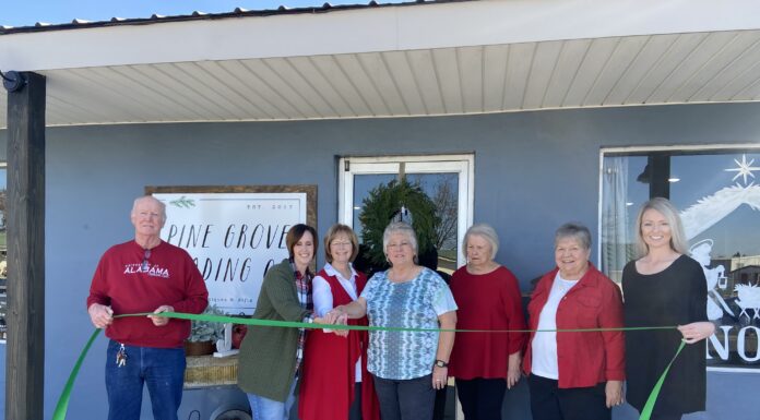 Holly Pond hosts ribbon cutting for new Pine Grove Trading Co. location