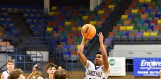 COUNTY TOURNAMENT: Bulldogs advance with 61-45 win over Holly Pond