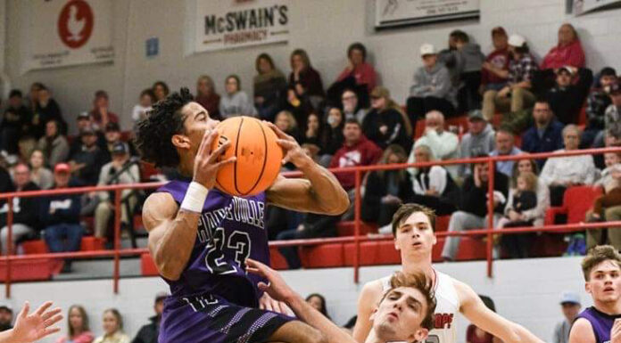 PREP BASKETBALL: Bulldogs fend off Raider rally to earn 66-60 win, Lady Raiders rout Hanceville 69-20