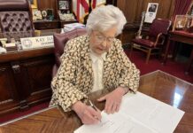 Governor Ivey signs House Bill 82, supporting Alabama small businesses