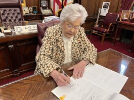 Governor Ivey signs House Bill 82, supporting Alabama small businesses