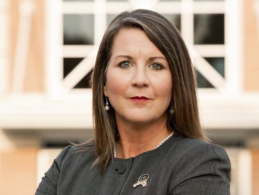 CHS Principal Kim Hall announces retirement