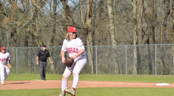 PREP BASEBALL: Vinemont sweeps doubleheader against Meek