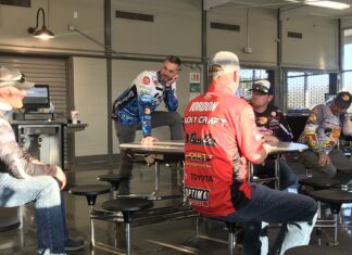 MLF Anglers meet with local school fishing teams at Cullman High School