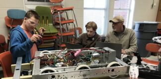 Meek Robotics Team welcomes new members and aids local high schools in starting their own teams