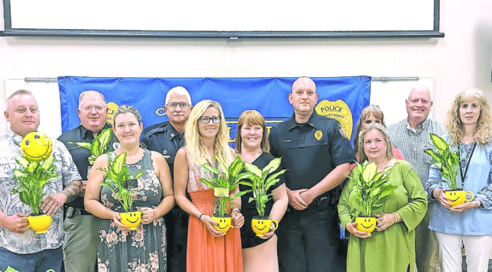 Cullman Florist spreads smiles, bouquets