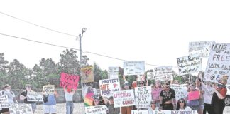 The protest that wasn’t Protesters on Monday, July 4, 2022, got as far as the parking of the Cullman County Courthouse to have their say in response to the United States Supreme Court overturning Roe v. Wade. (Amy Leonard for The Cullman Tribune)