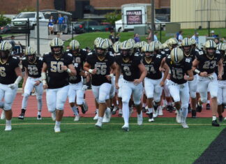 PREP FOOTBALL: Cullman scores on final play to take season opener at Mars Hill 13-10