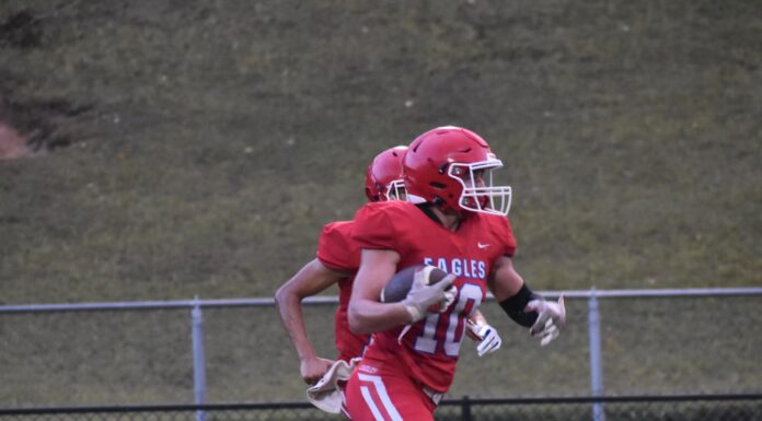 PREP FOOTBALL: Vinemont outraces Falkville in 46-40 shootout