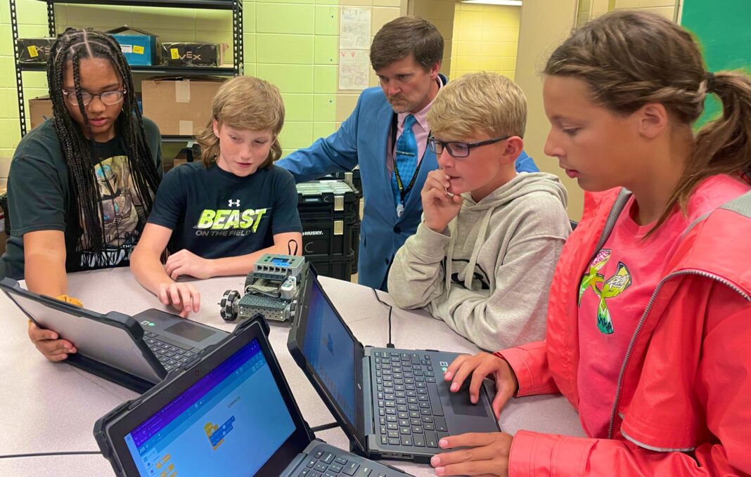 CMS teaching students robotics and coding as part of STEM initiative ...