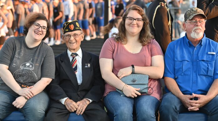 99-year-old veteran James Carson honored at Arab’s homecoming