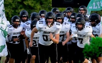 PREP FOOTBALL: Holly Pond drops matchup at Glencoe 54-20