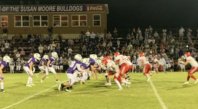 PREP FOOTBALL: Vinemont drops nail-biter at Susan Moore 29-22