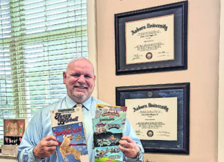 ‘Captain Comic Book’: East Elementary principal shares his love of reading with students
