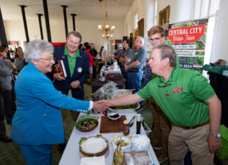 Ivey hosts 2nd annual Made in Alabama Showcase