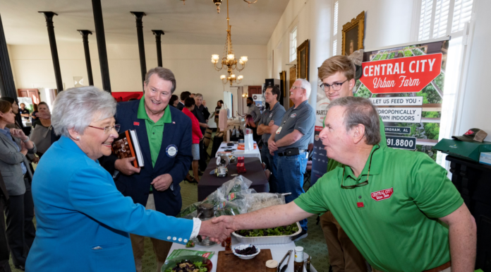 Ivey hosts 2nd annual Made in Alabama Showcase