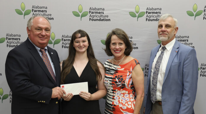 Holloway receives Alabama Farmers Agriculture Foundation Scholarship