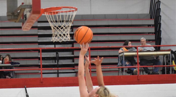 PREP BASKETBALL: Vinemont tops Elkmont 64-61, Hanceville falls to East Lawrence 41-35