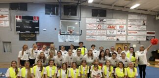 Meek hosts inaugural Alumni Cheer pep rally