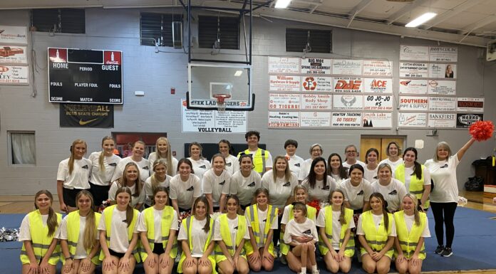 Meek hosts inaugural Alumni Cheer pep rally