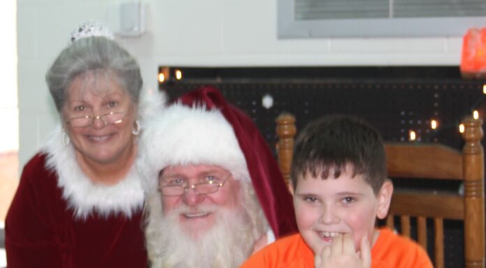 Santa and Mrs. Claus bring Christmas to Cullman Co. CDC