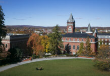 Hanceville’s Carl Quist named to College of the Holy Cross fall 2022 Dean’s List