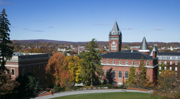 Hanceville’s Carl Quist named to College of the Holy Cross fall 2022 Dean’s List