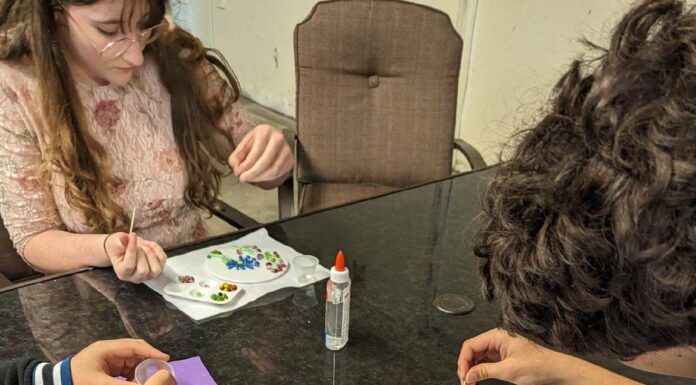 Cullman Homeschool Connection hosts fused glass workshop