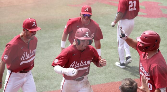 Eighth-inning rally pushes No. 25 Alabama past No. 22 Kentucky, 4-3