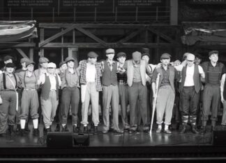 ‘Newsies’ debuts; last shows today