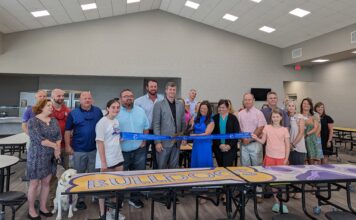 Hanceville Elementary School cuts ribbon on new cafeteria, classrooms