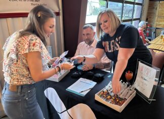 Venza, Goat Island team up to recognize nurses