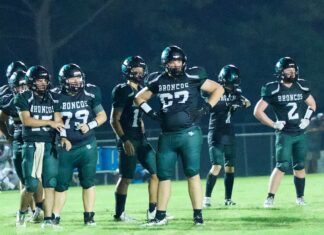 PREP FOOTBALL: Glencoe pulls away to top Holly Pond 49-18