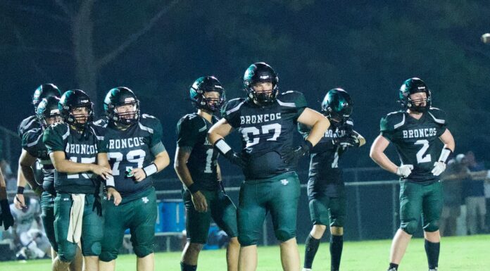 PREP FOOTBALL: Glencoe pulls away to top Holly Pond 49-18