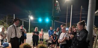 Participants enjoy 14th annual Candlelight Walking Tour