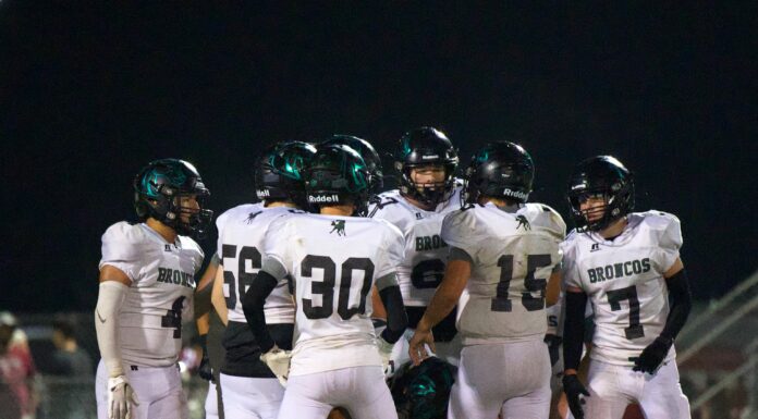 PREP FOOTBALL: Holly Pond hangs on to top Cleveland 34-26